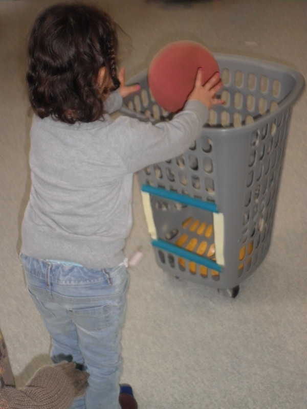 Mini-panier de basket.