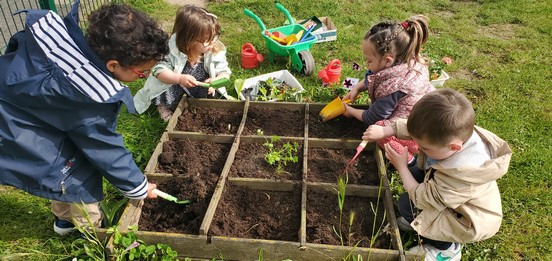 Les petits jardiniers