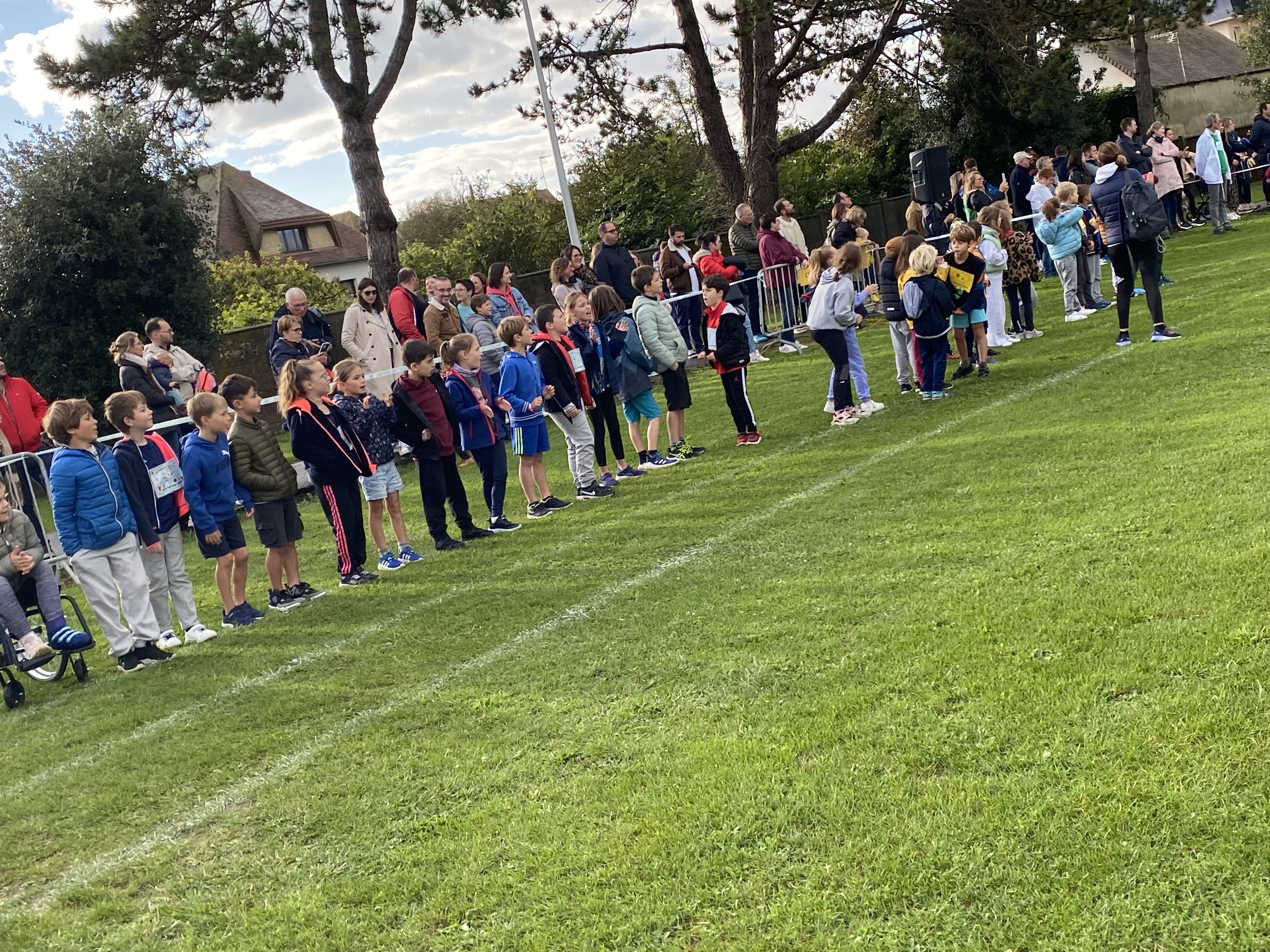 Les CE2 participent à la course d’endurance au stade Kieffer